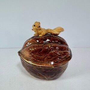 Vtg Ceramic Squirrel Walnut Two Piece Dish w/ Lid